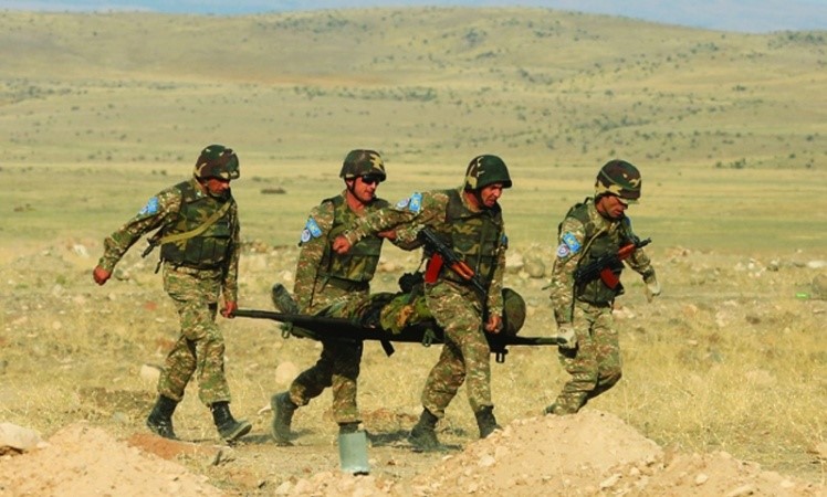 Záběry z arménského cvičení KPS OSKB „Nezničitelné Partnerství 2015“. (Zdroj: Ministerstvo obrany Republiky Arménie, 2015. http://www.mil.am/en/news/3722)